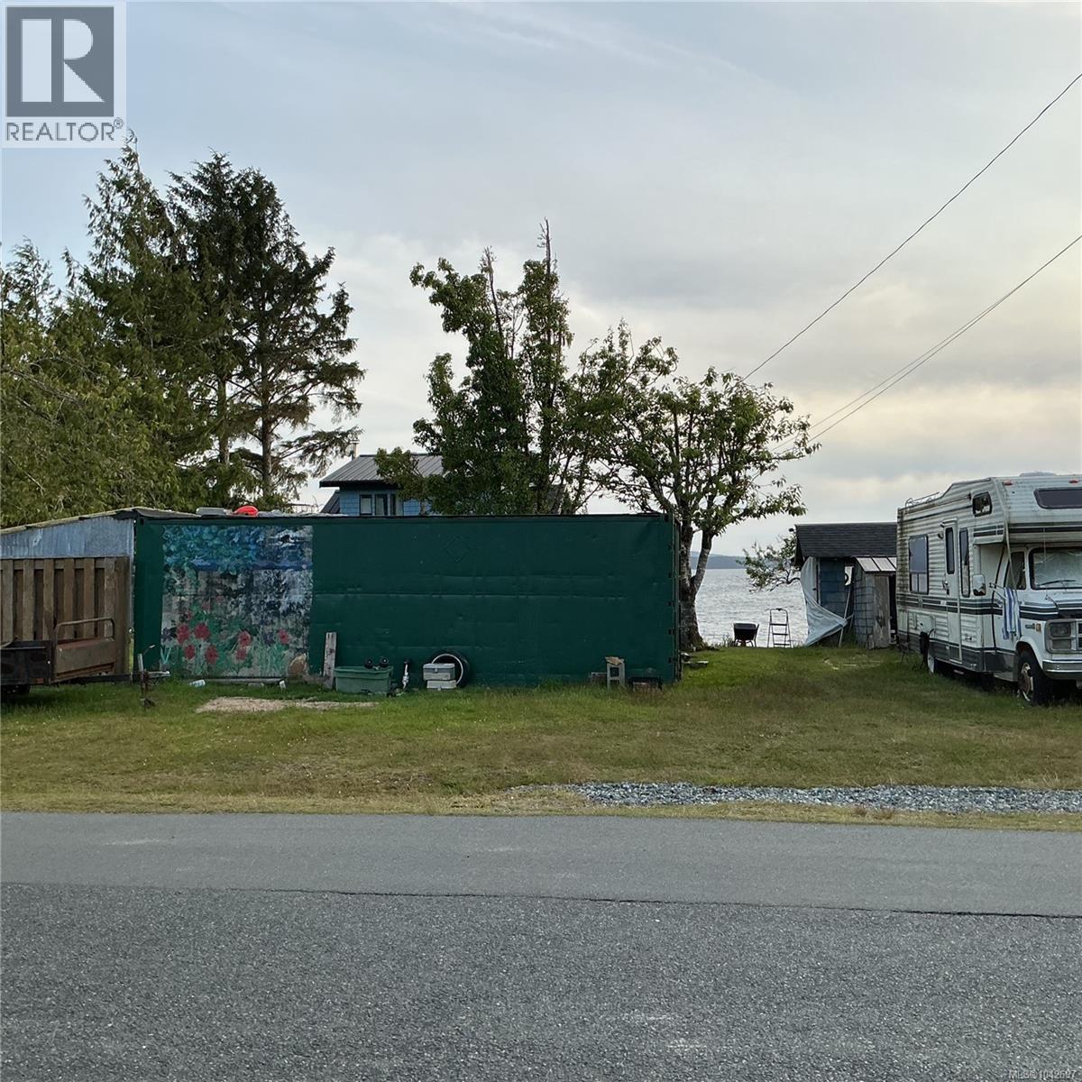 25 1st St Property Photo 6