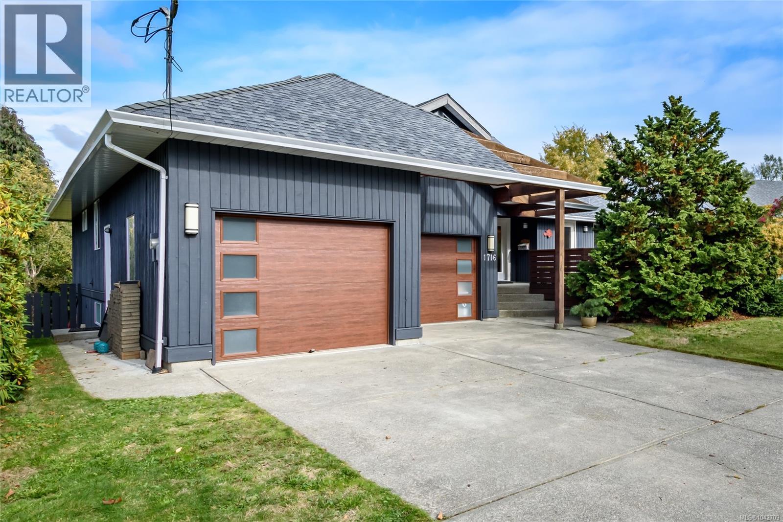 1716 Tofino Pl Property Photo 4