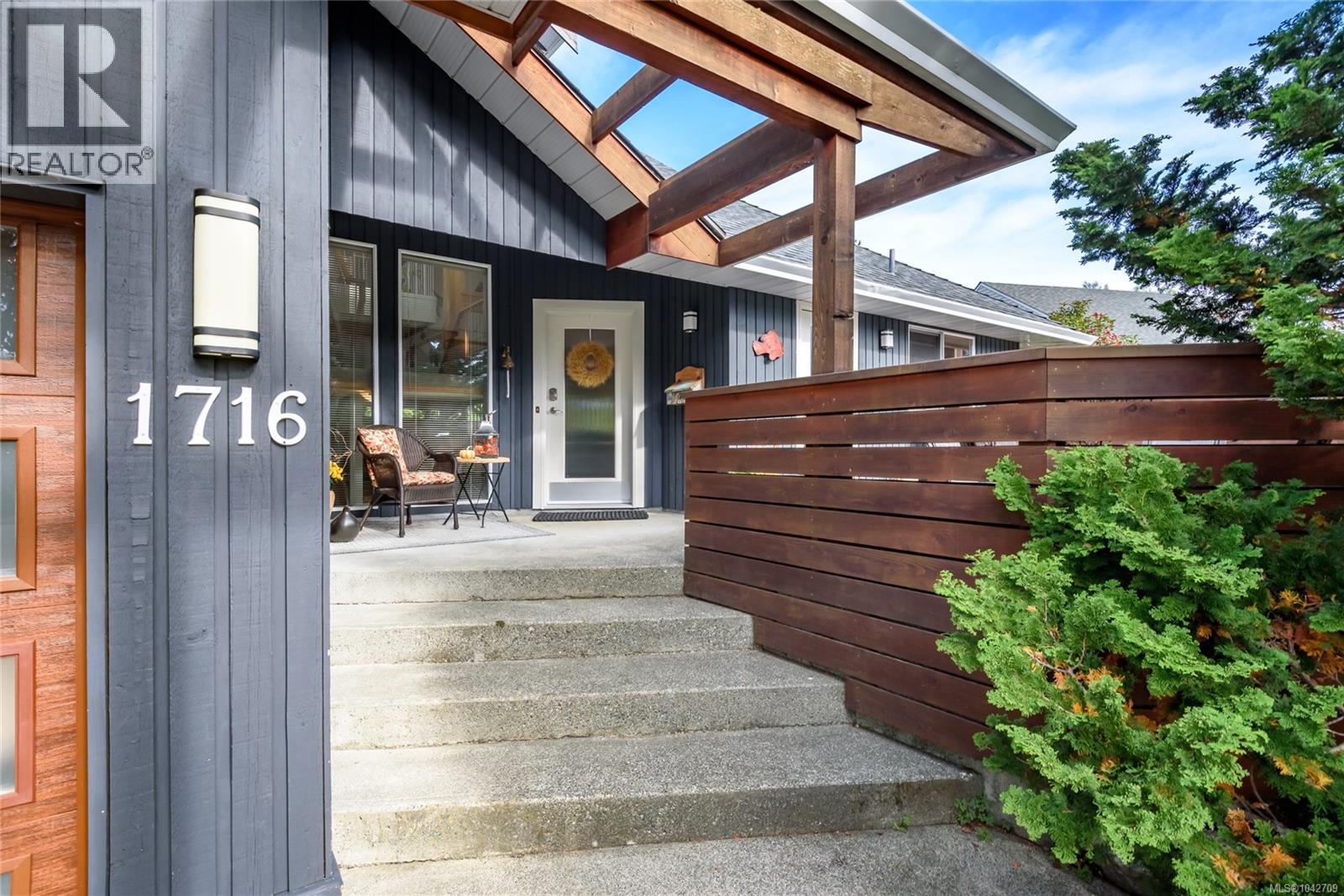 1716 Tofino Pl Property Photo 6
