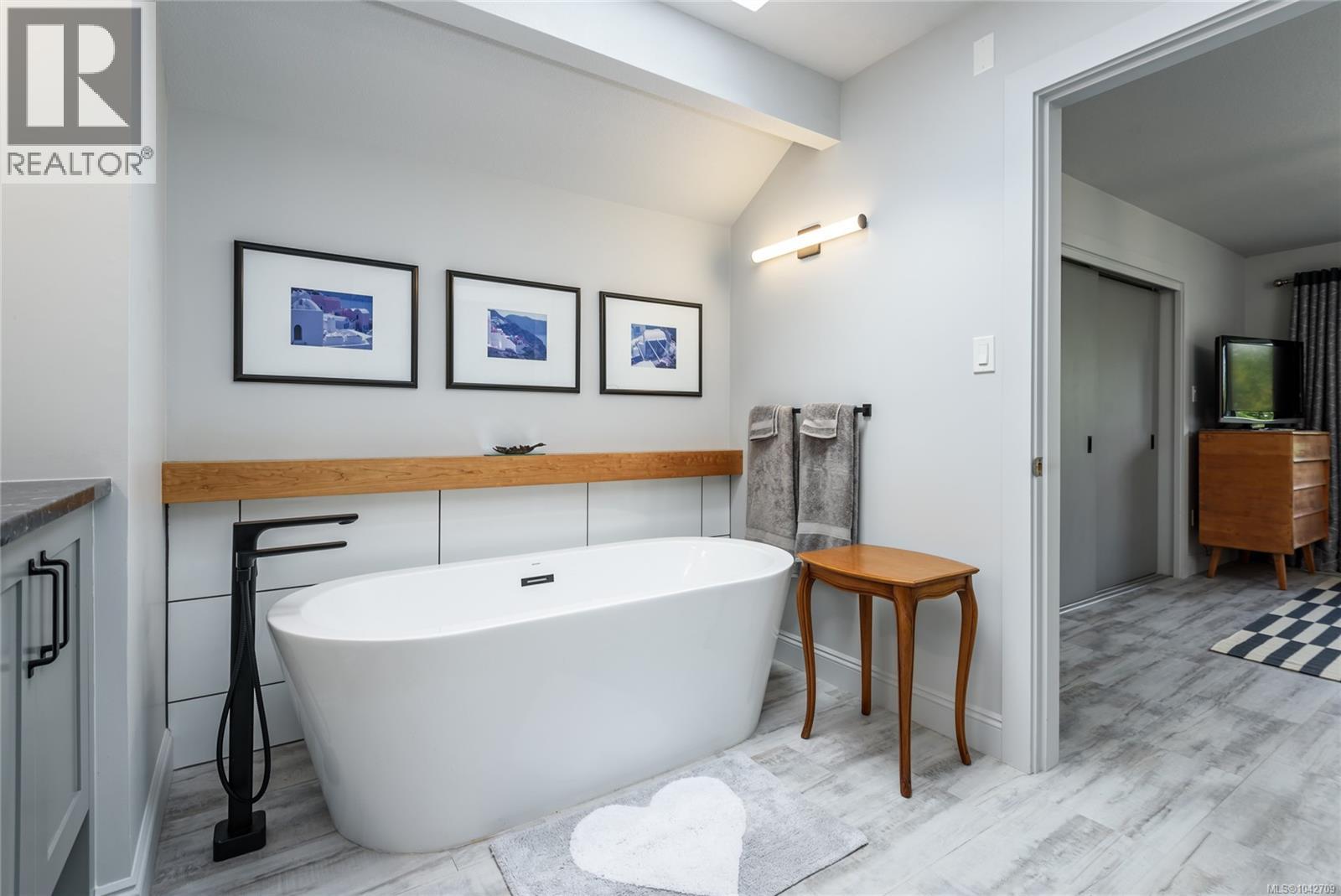 1716 Tofino Pl Property Photo 32