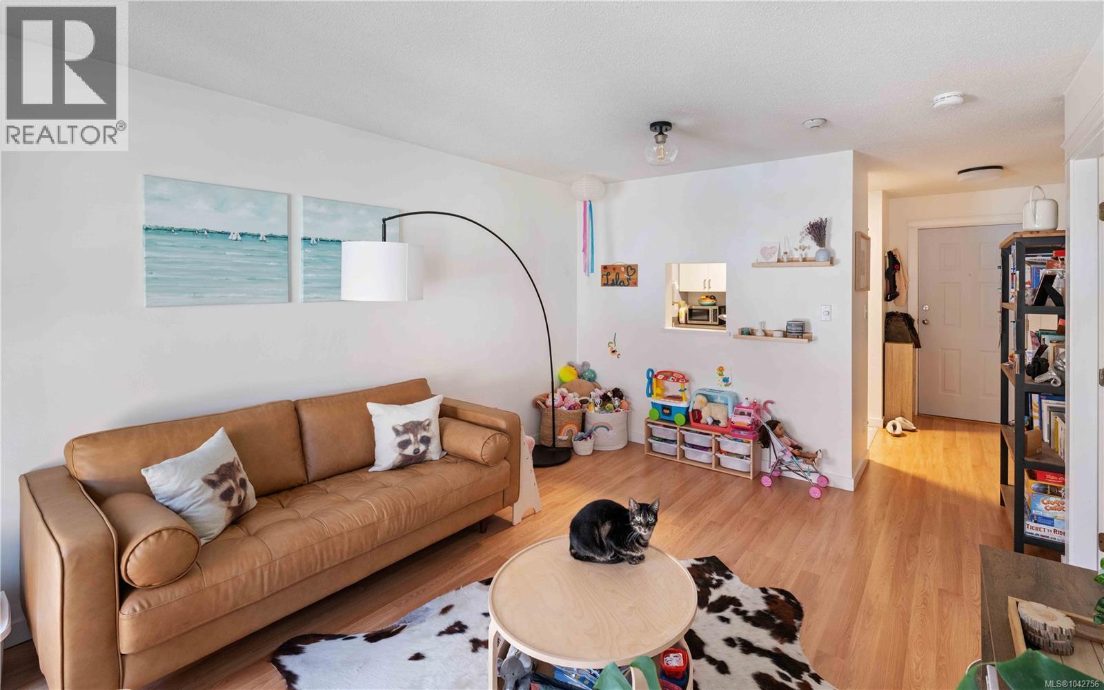 302 1028 Balmoral Rd Property Photo 5