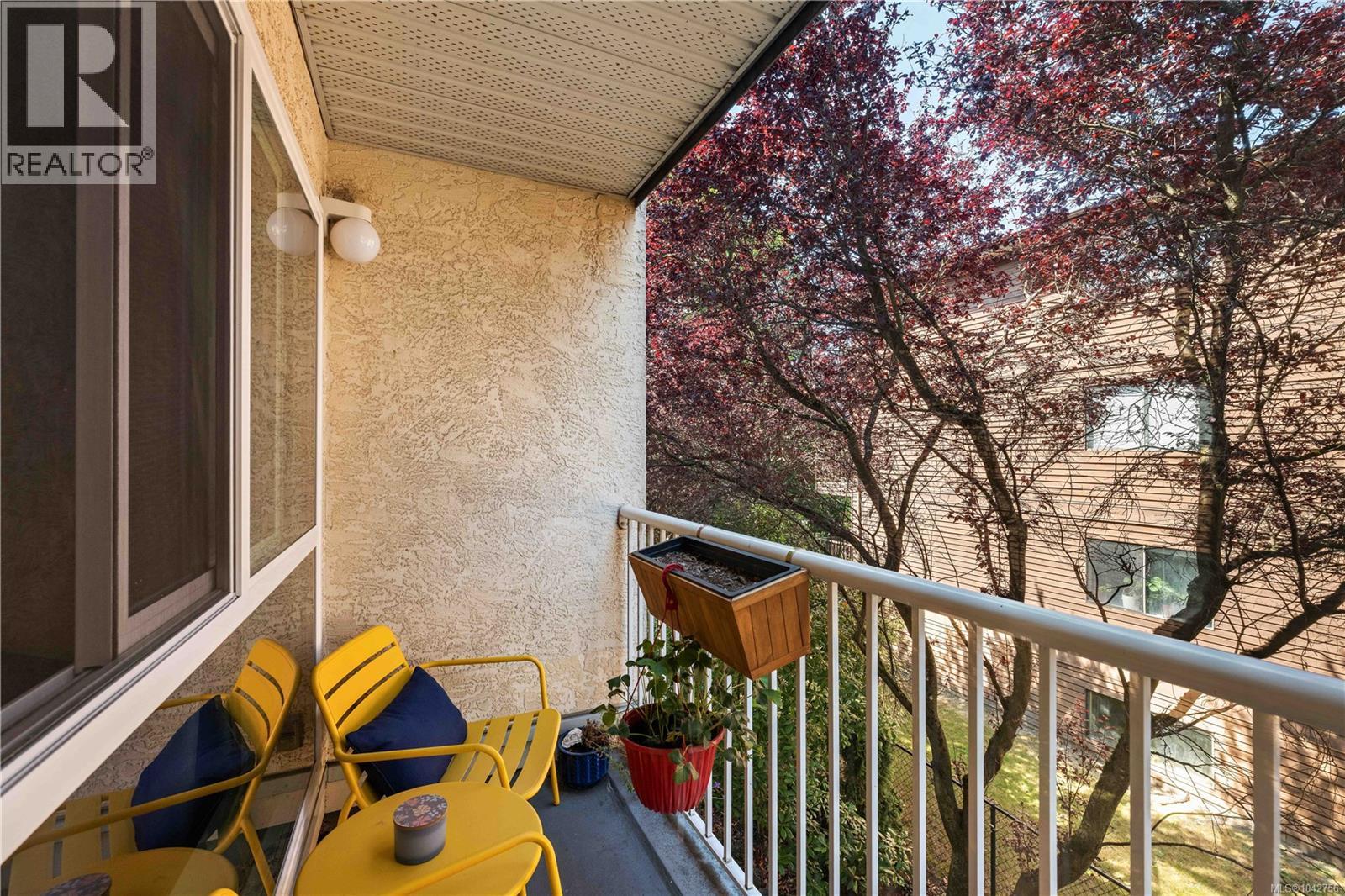 302 1028 Balmoral Rd Property Photo 8