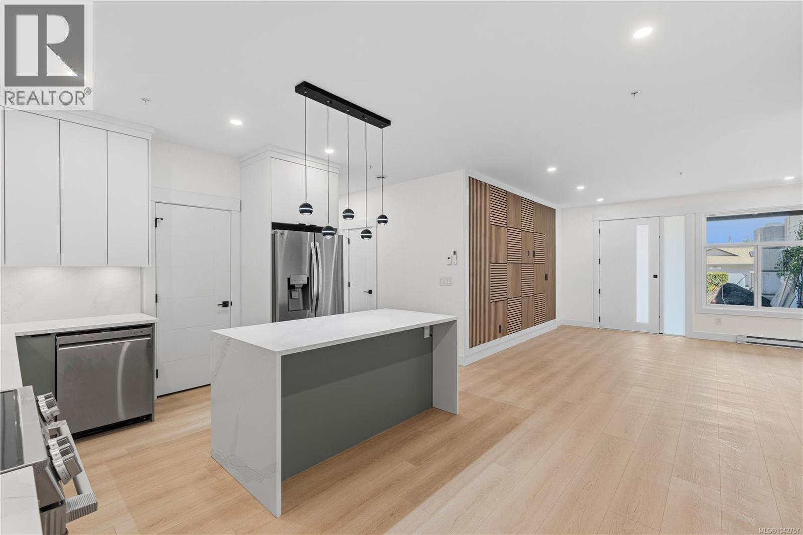 101 5311 Toms Trnabt Property Photo 3