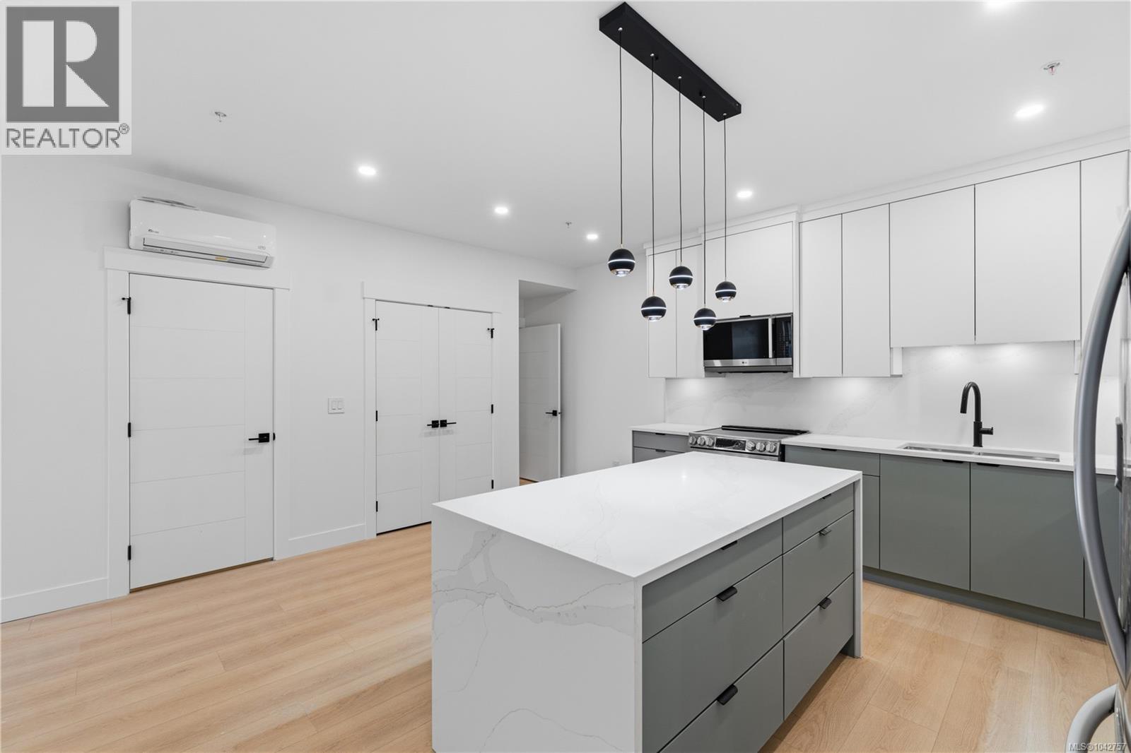 101 5311 Toms Trnabt Property Photo 6