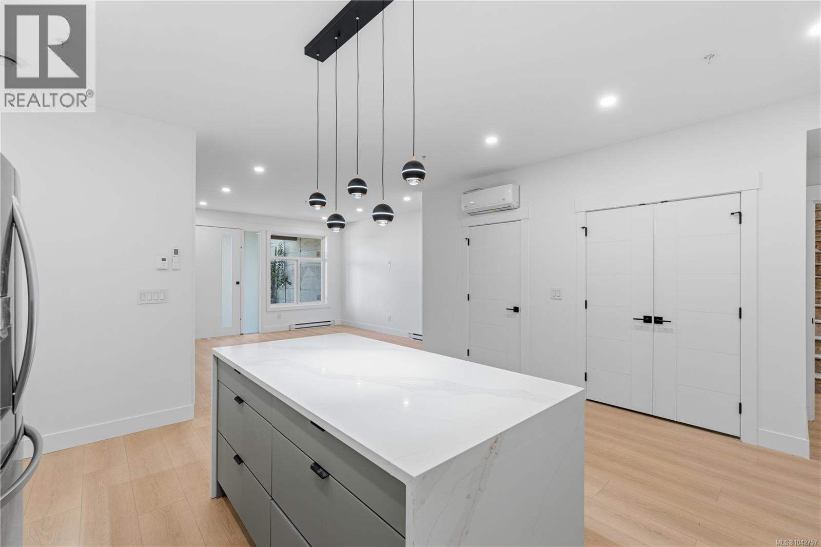 101 5311 Toms Trnabt Property Photo 7