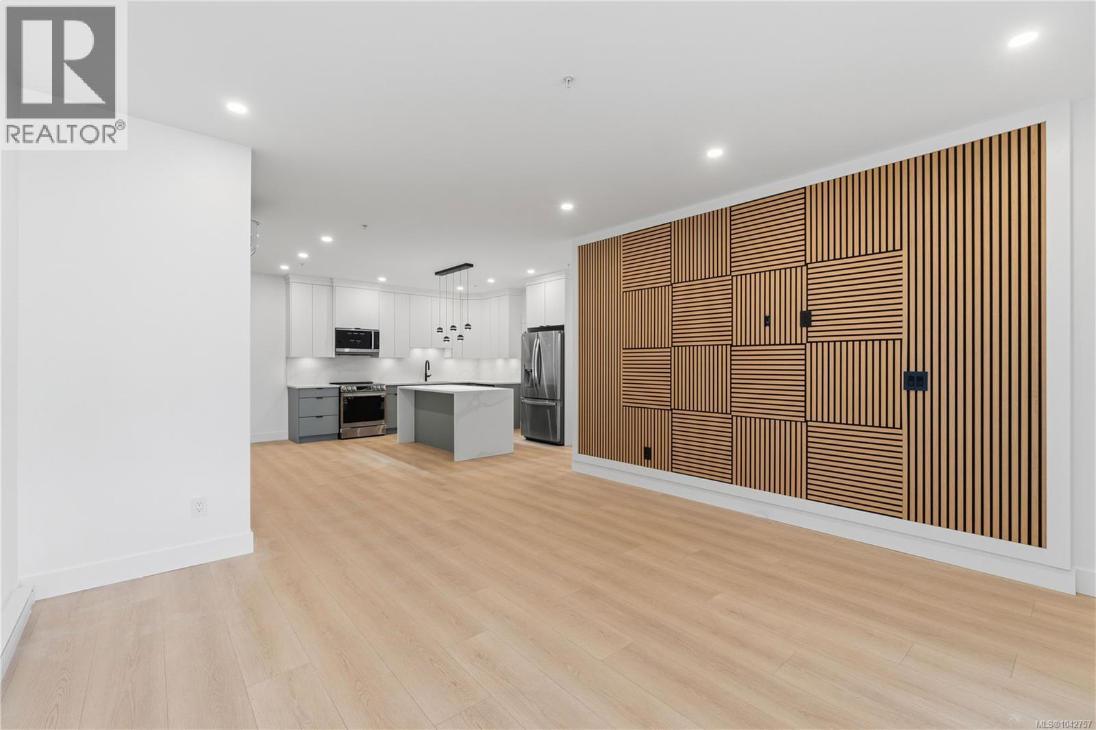 101 5311 Toms Trnabt Property Photo 8