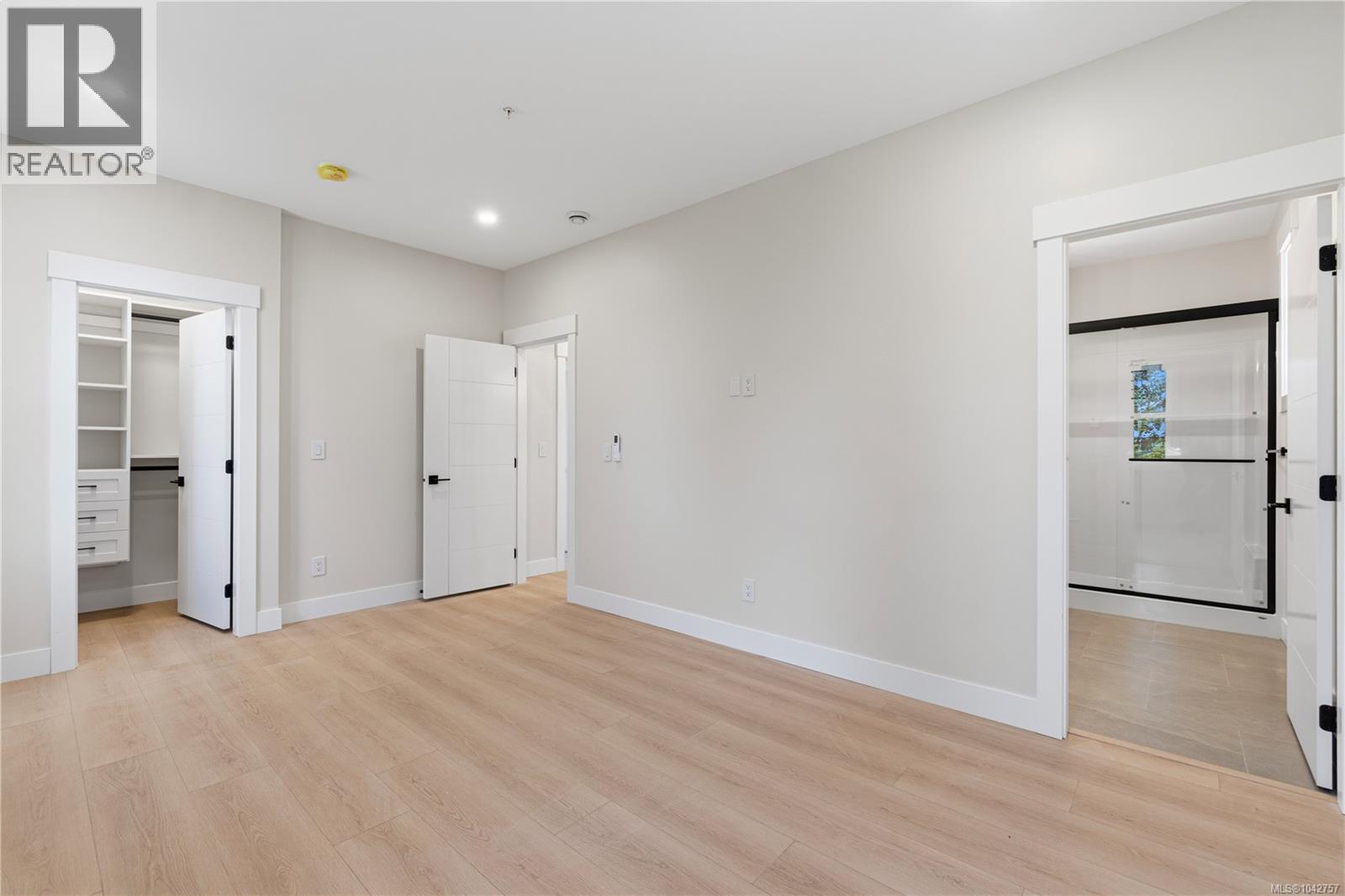 101 5311 Toms Trnabt Property Photo 11