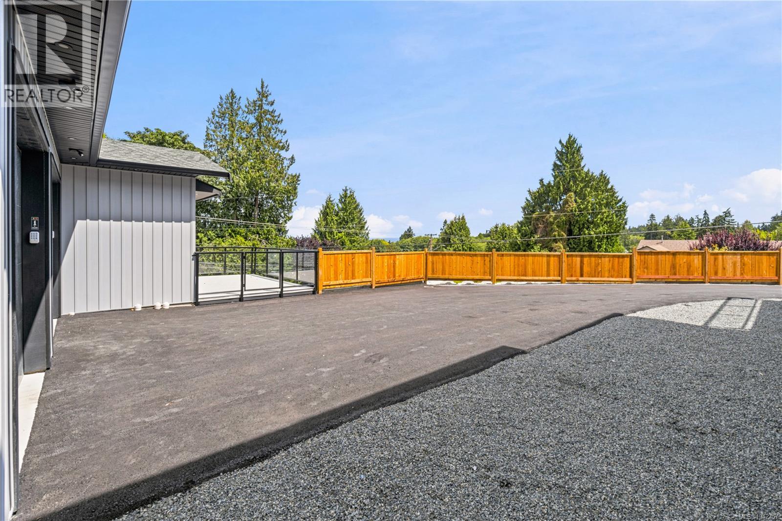 101 5311 Toms Trnabt Property Photo 37