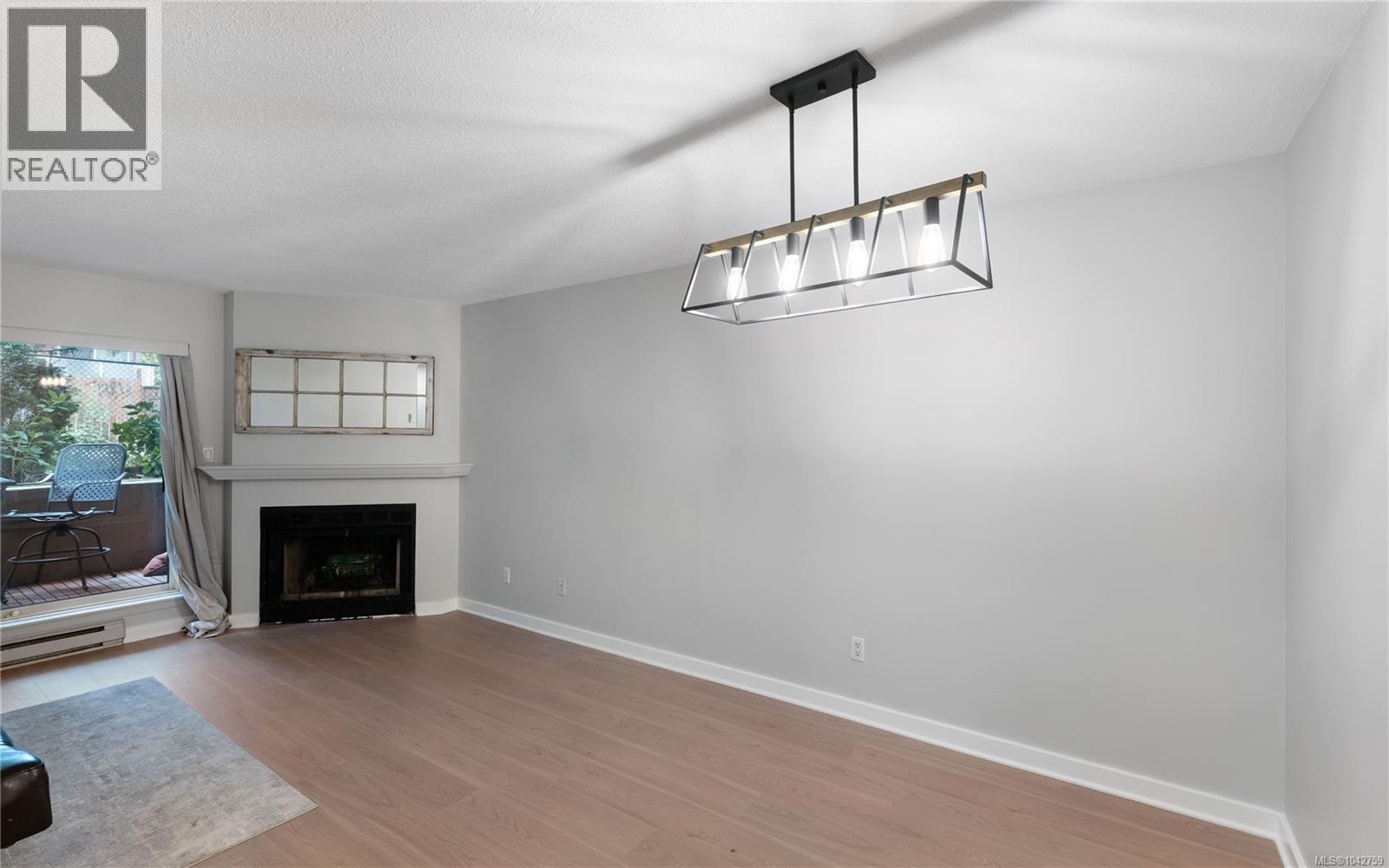 105 2520 Wark St Property Photo 4