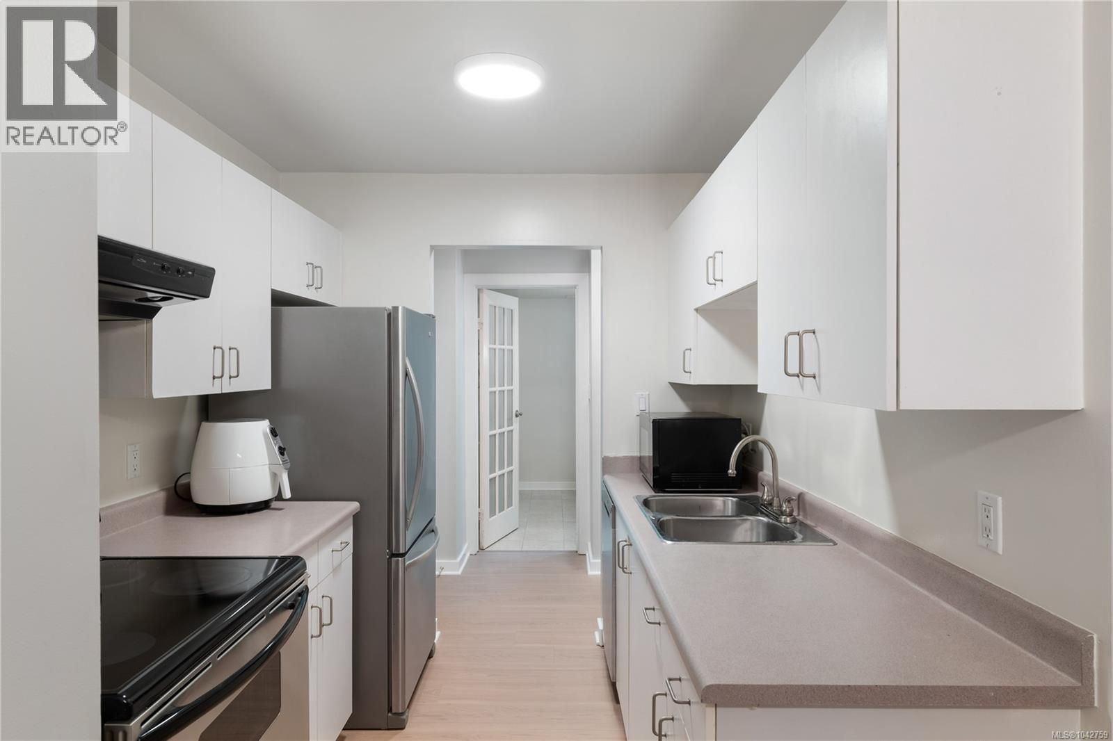 105 2520 Wark St Property Photo 6