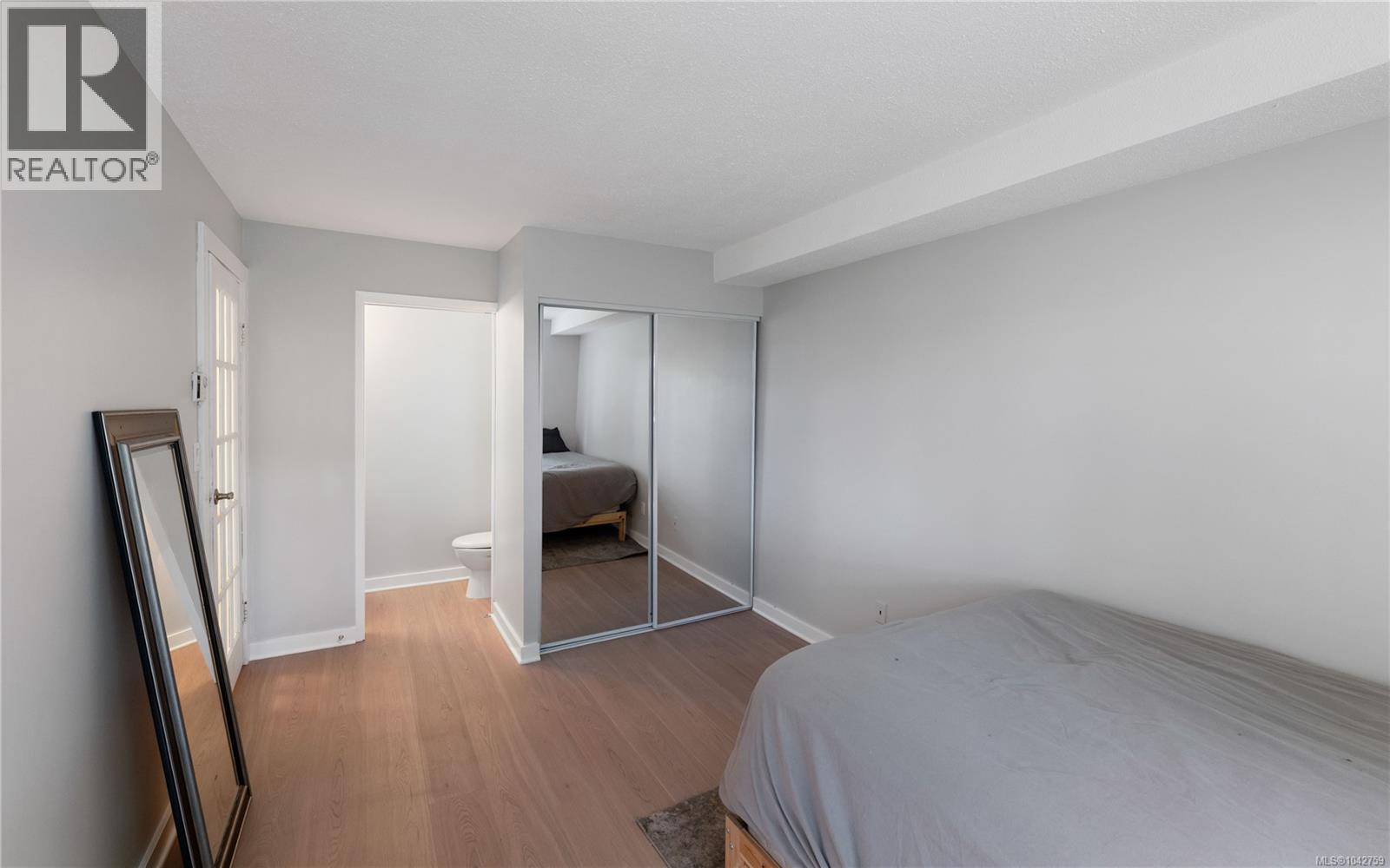 105 2520 Wark St Property Photo 10
