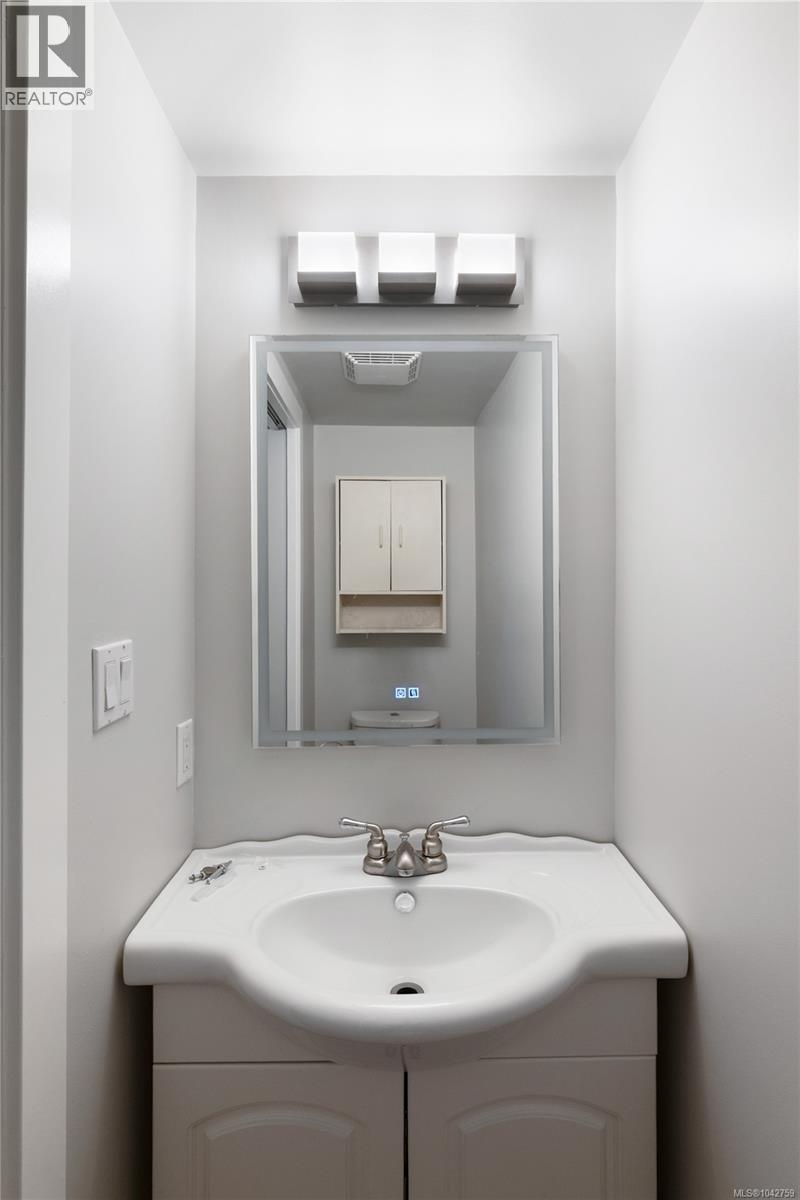 105 2520 Wark St Property Photo 11