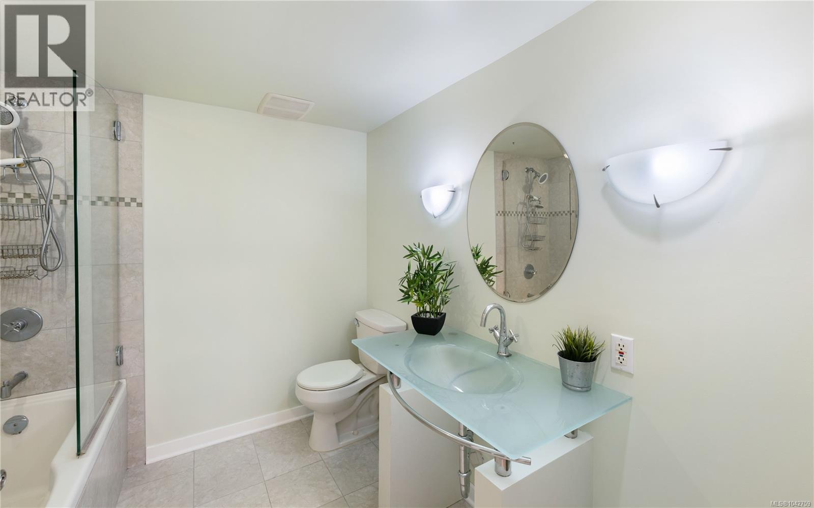 105 2520 Wark St Property Photo 13
