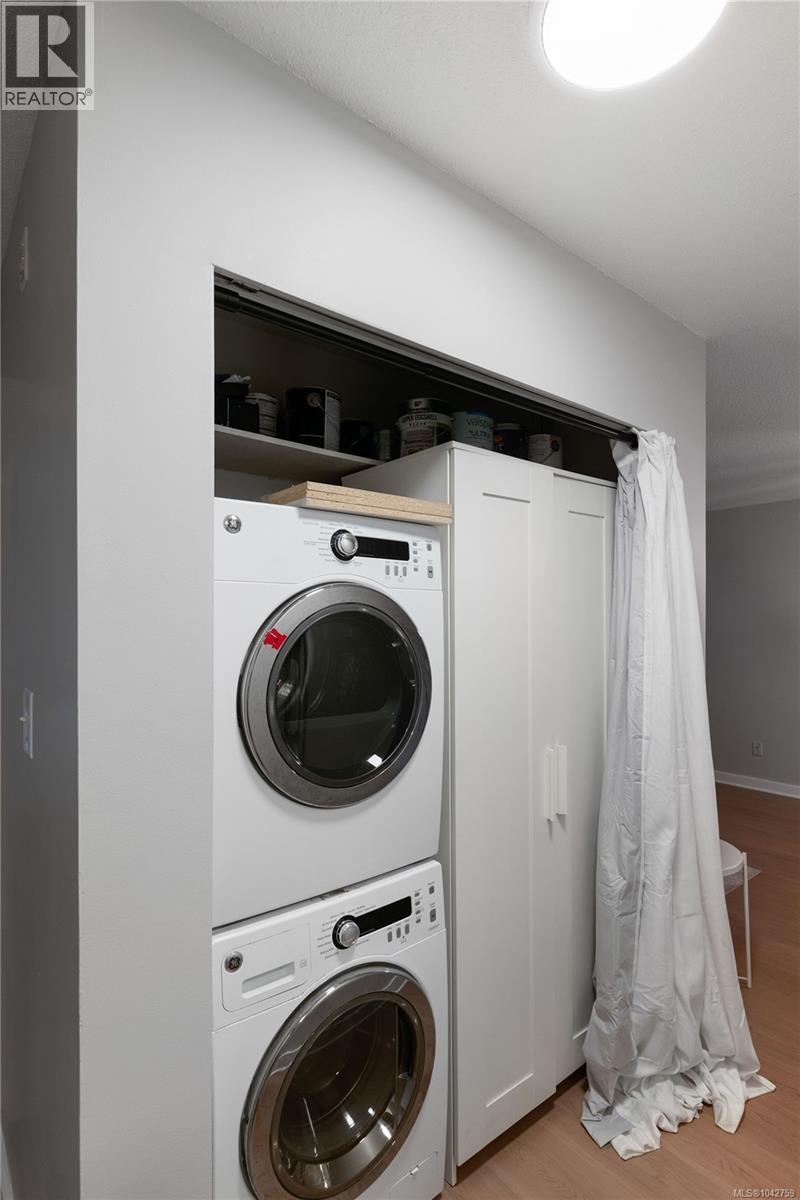 105 2520 Wark St Property Photo 14