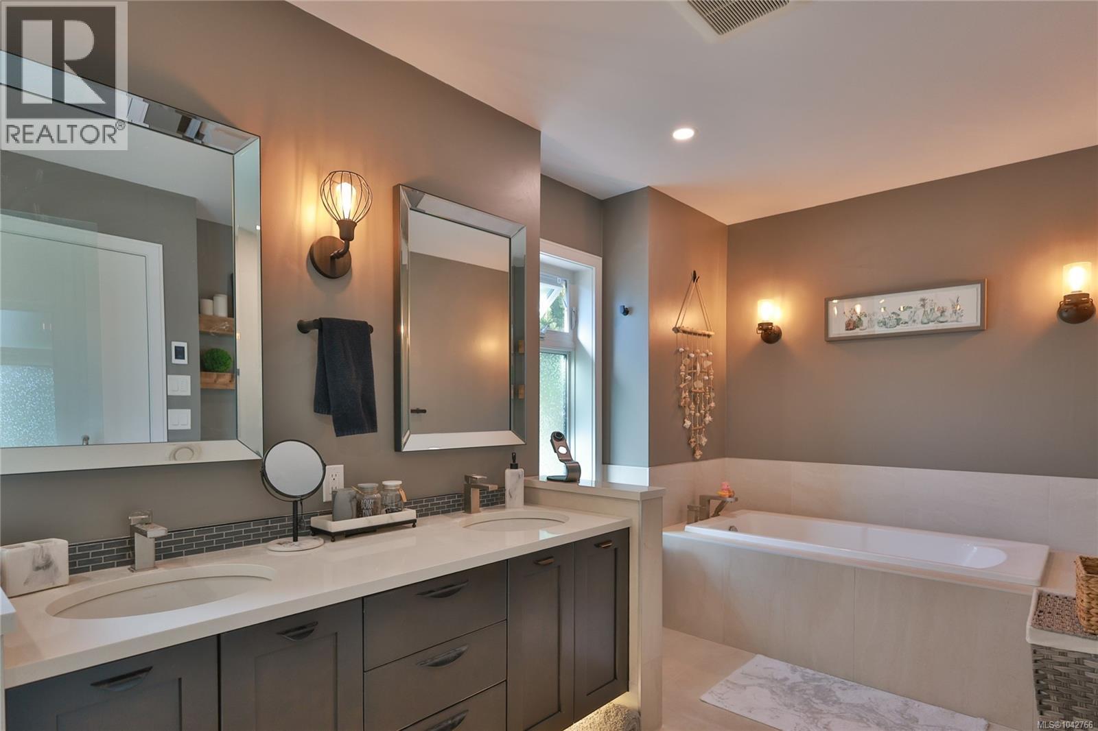 972 Seapearl Pl Property Photo 30