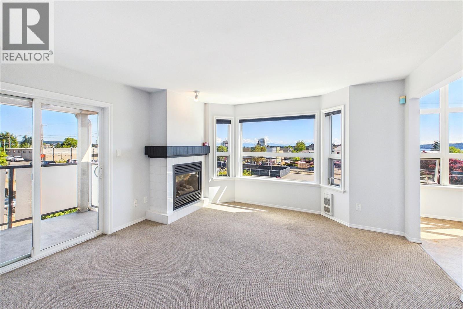 304 327 Prideaux St Property Photo 1