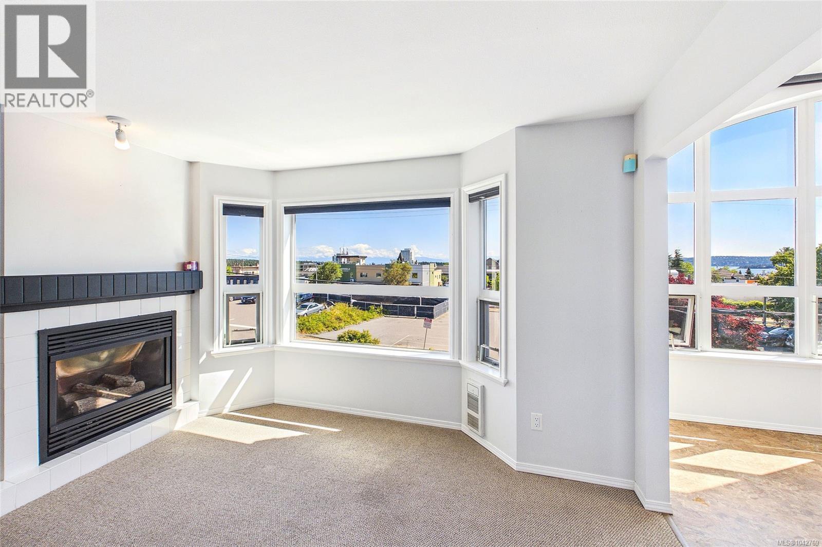 304 327 Prideaux St Property Photo 3