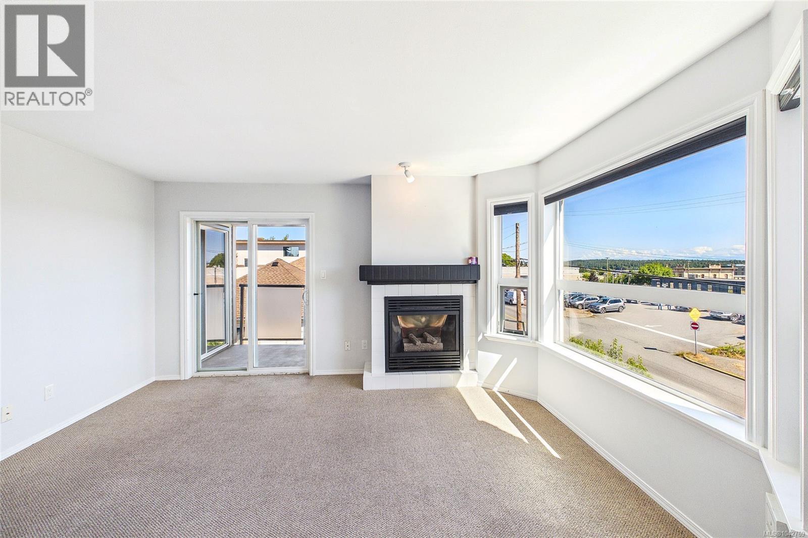304 327 Prideaux St Property Photo 5