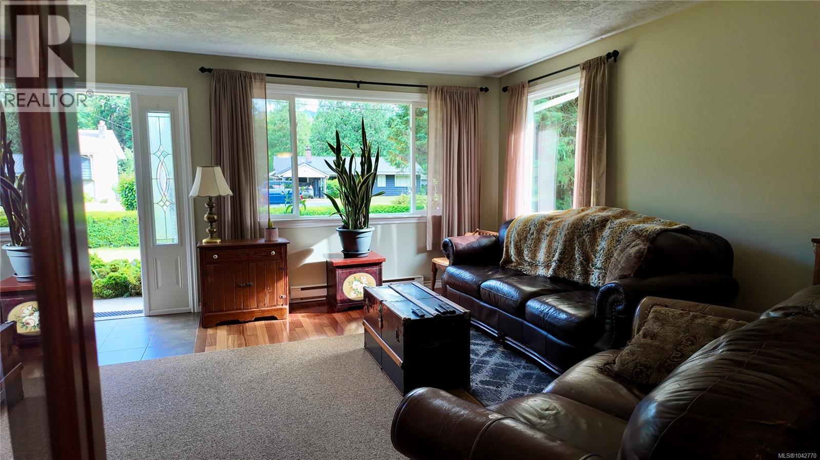 10289 Tamea Rd Property Photo 5