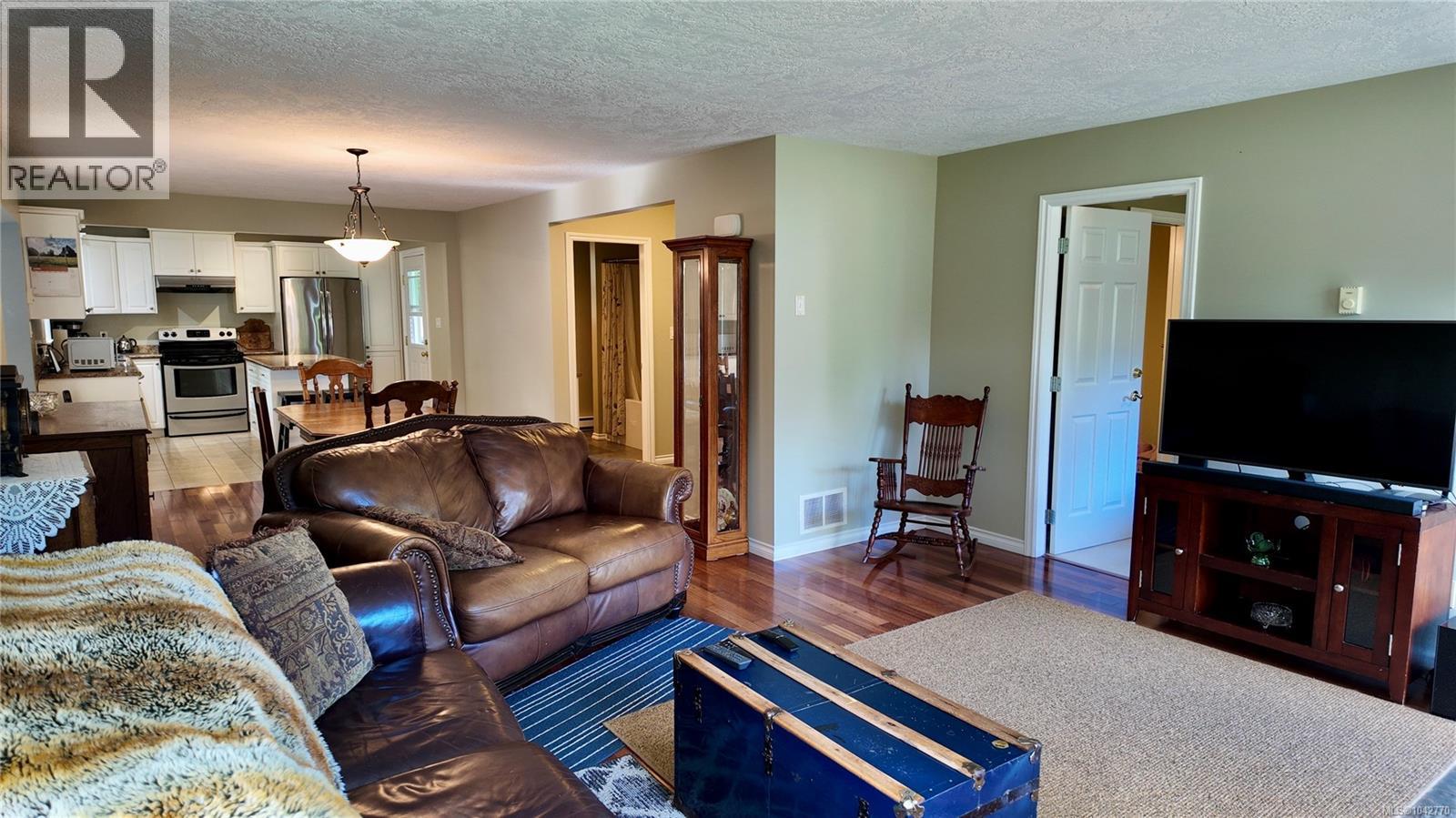10289 Tamea Rd Property Photo 6