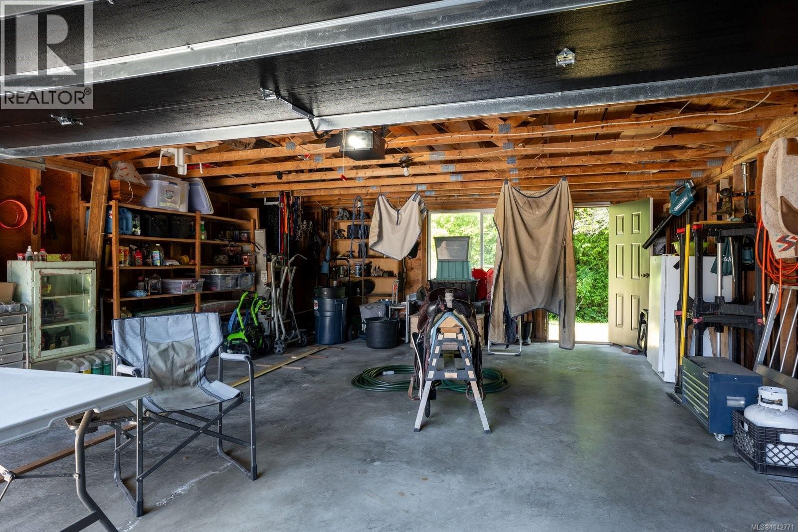 8543 Lochside Dr Property Photo 48