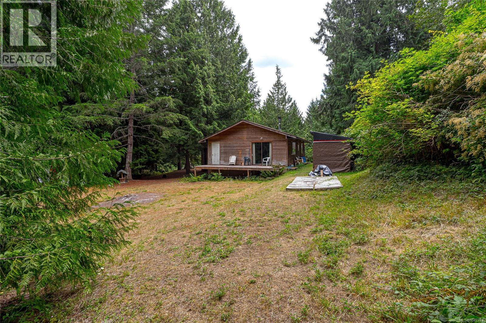 740 Spider Lake Rd Property Photo 1