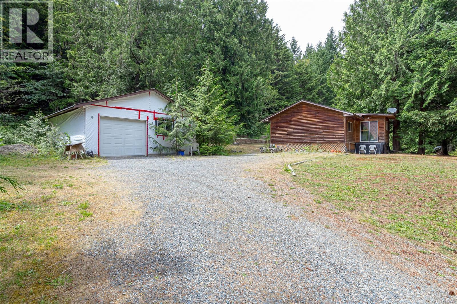 740 Spider Lake Rd Property Photo 8
