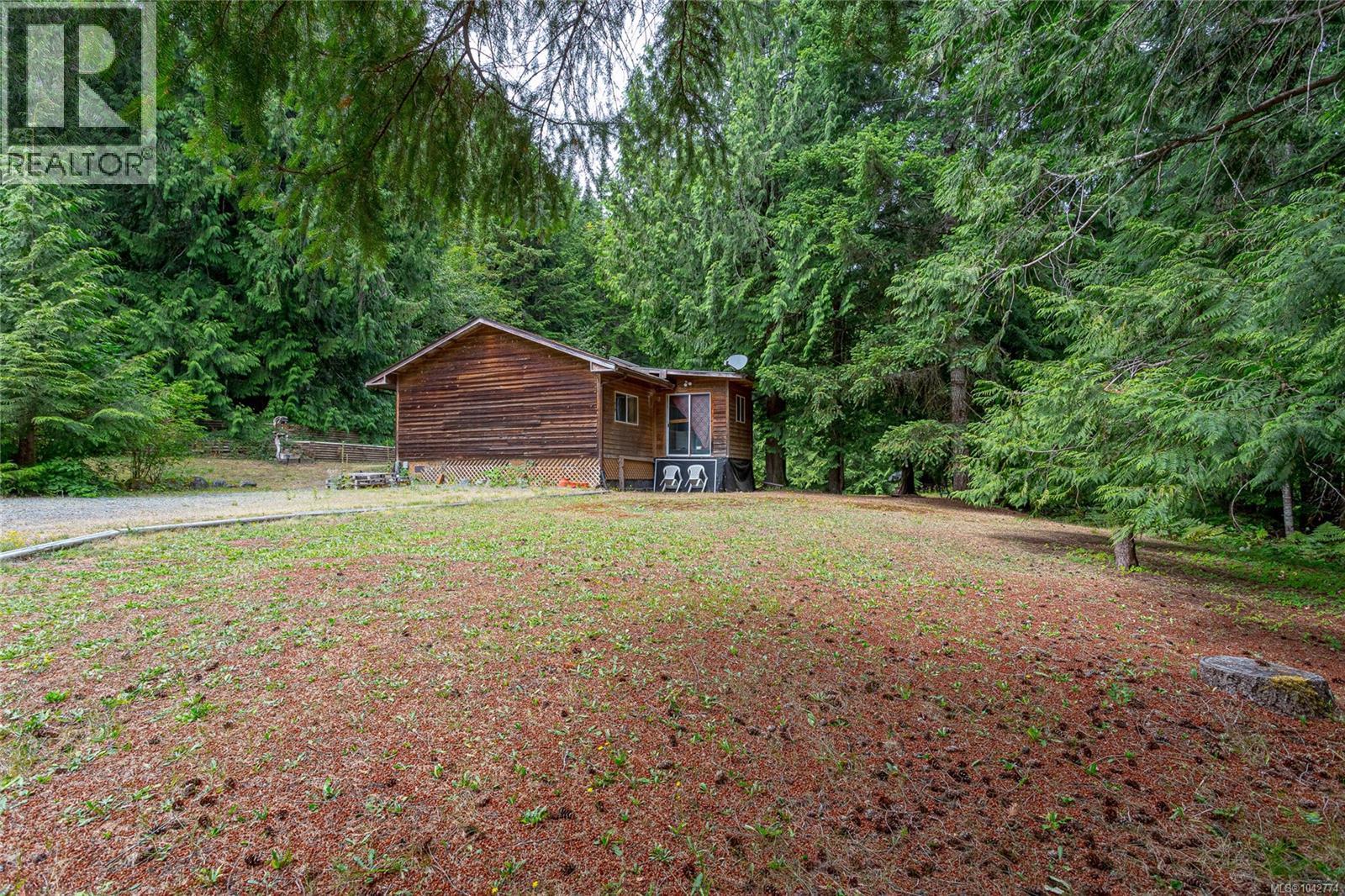740 Spider Lake Rd Property Photo 18