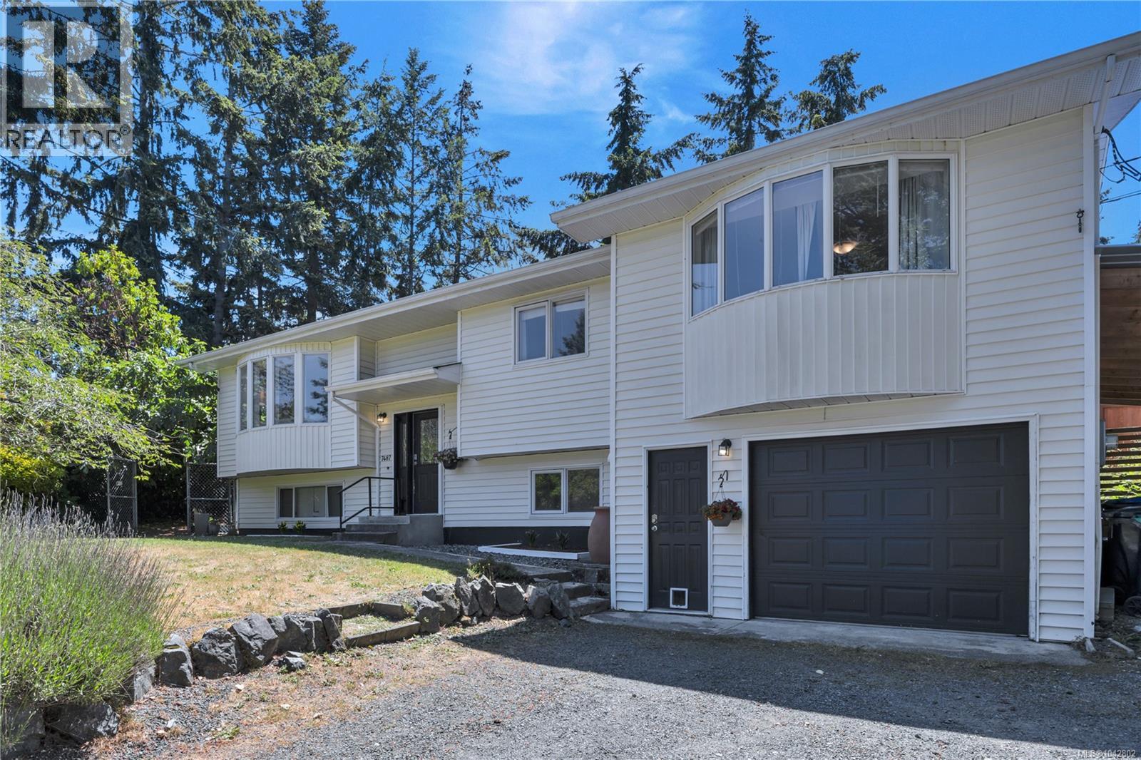 7487 Forest Turn Way Property Photo 1