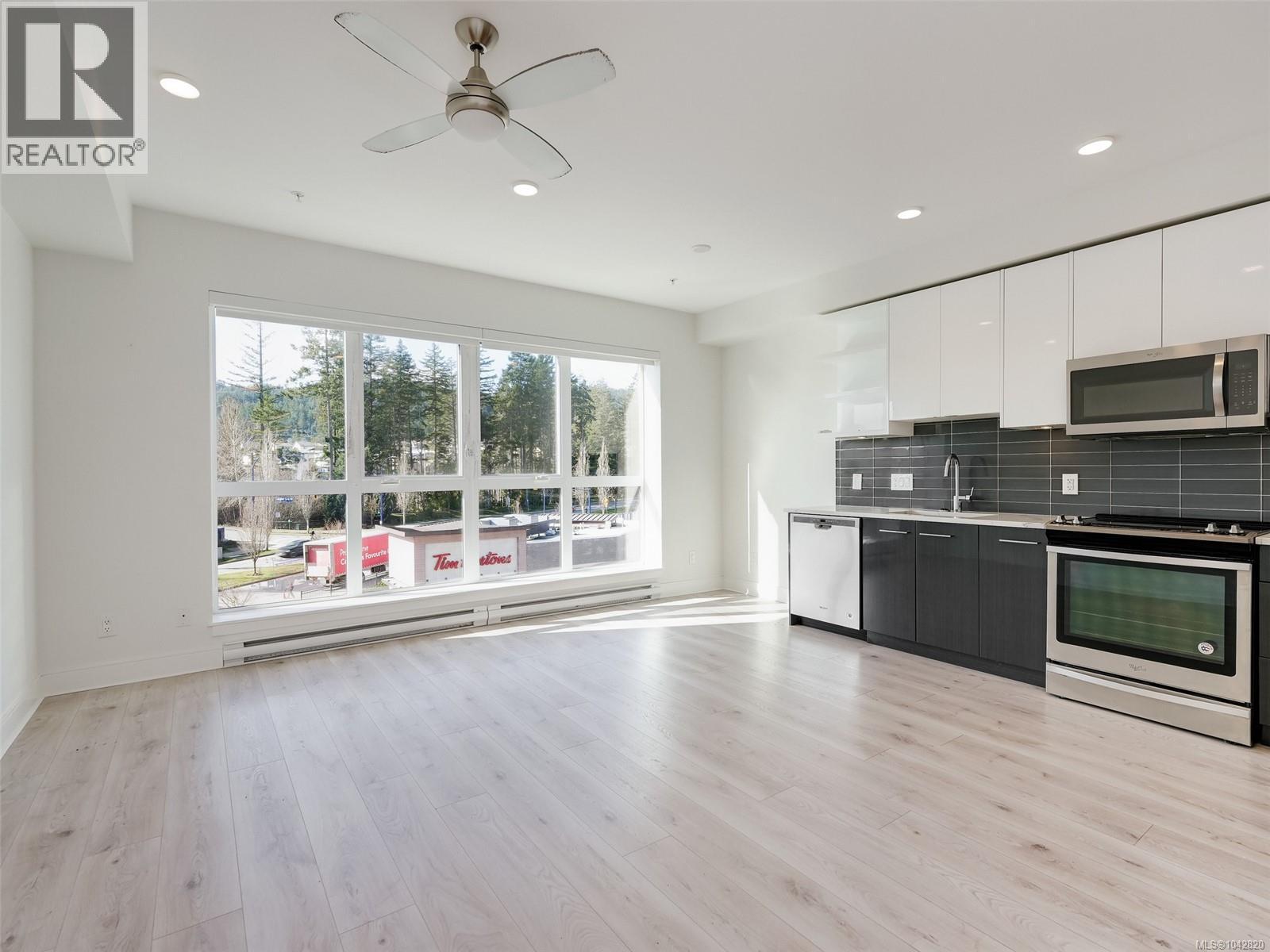 407 1311 Lakepoint Way Property Photo 3