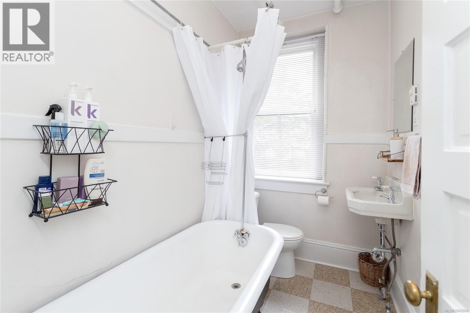 1106 Balmoral Rd Property Photo 16