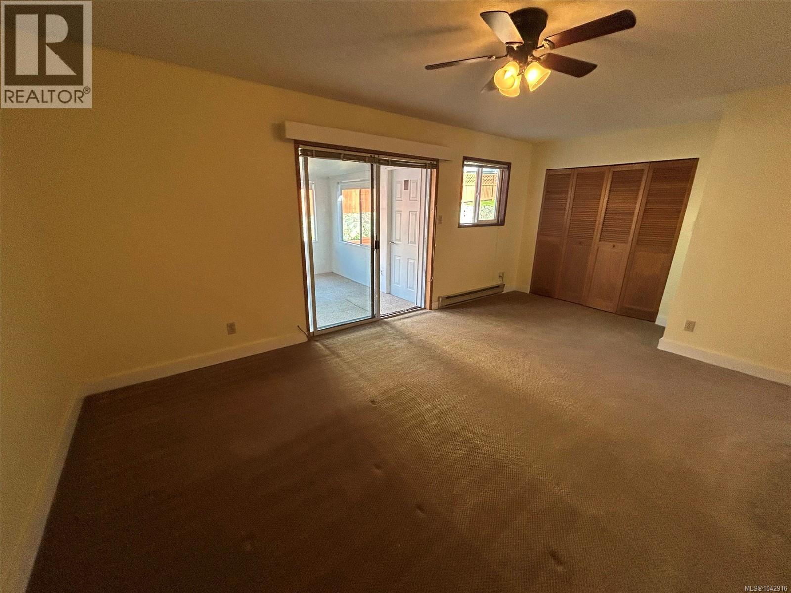 4225 Quadra St Property Photo 14