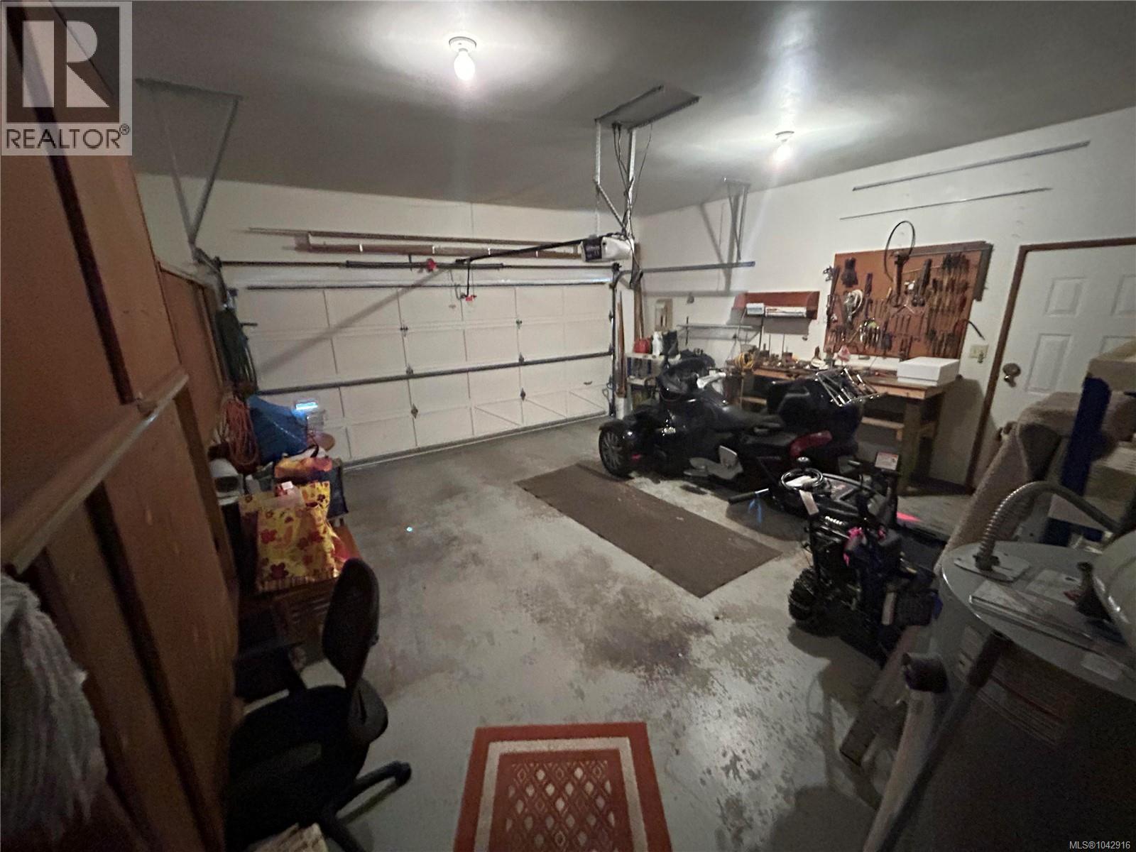 4225 Quadra St Property Photo 21