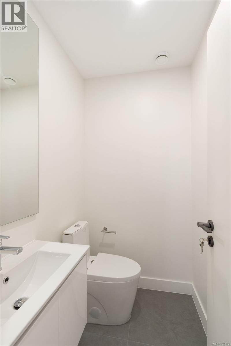 120 916 Orono Ave Property Photo 31