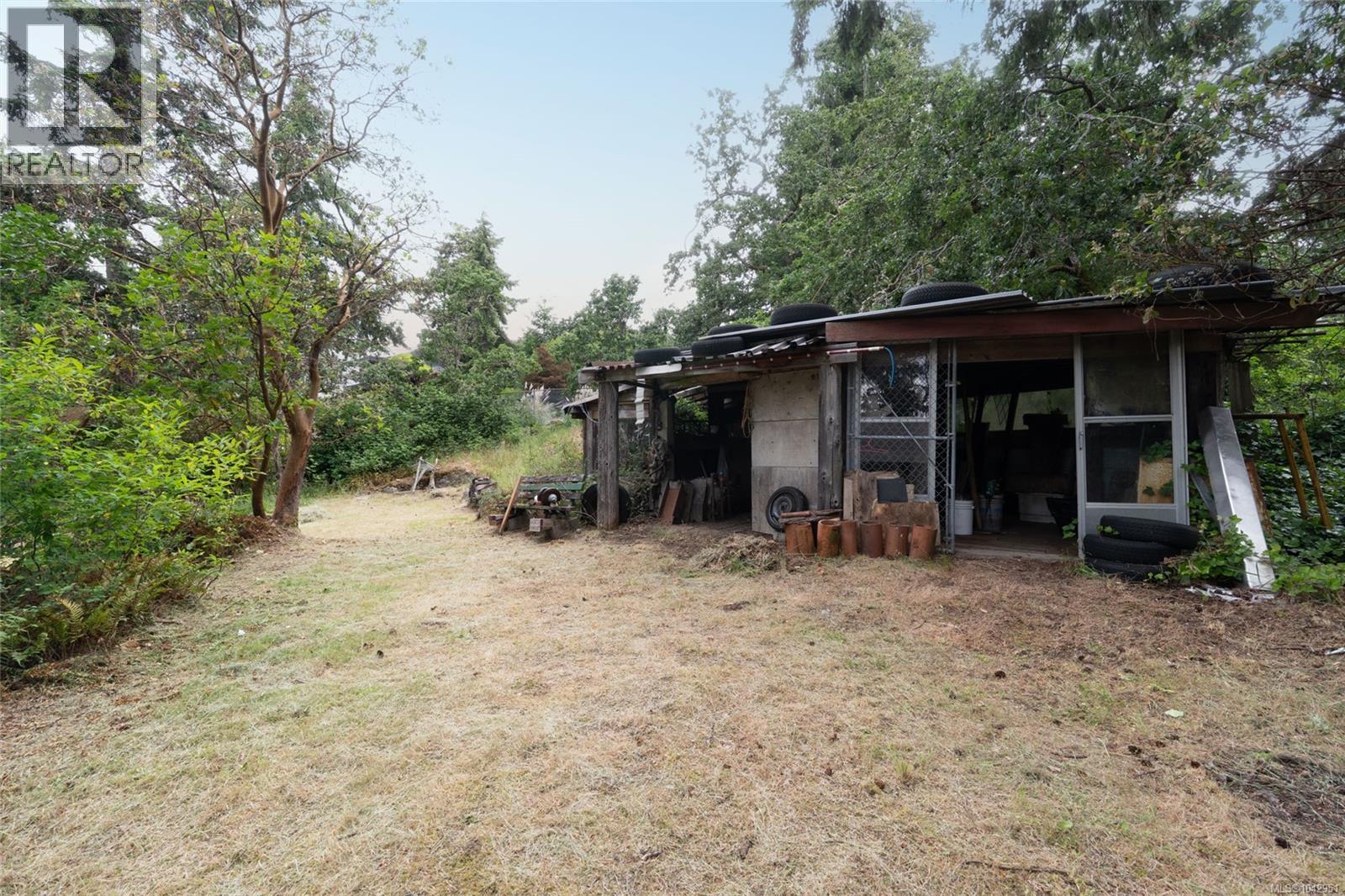540 View Royal Ave Property Photo 42