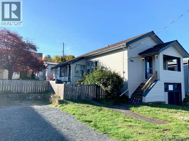 706 Haliburton St Photo de la propriété 1