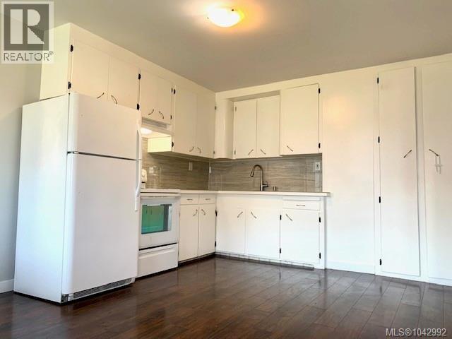 706 Haliburton St Property Photo 2