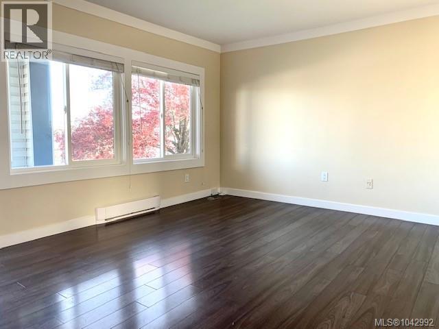706 Haliburton St Property Photo 10
