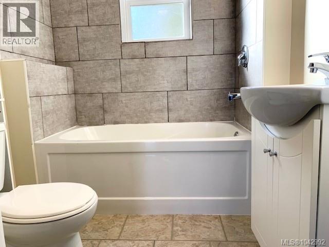 706 Haliburton St Property Photo 13