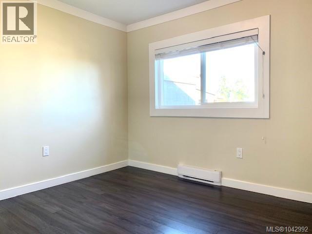 706 Haliburton St Property Photo 14