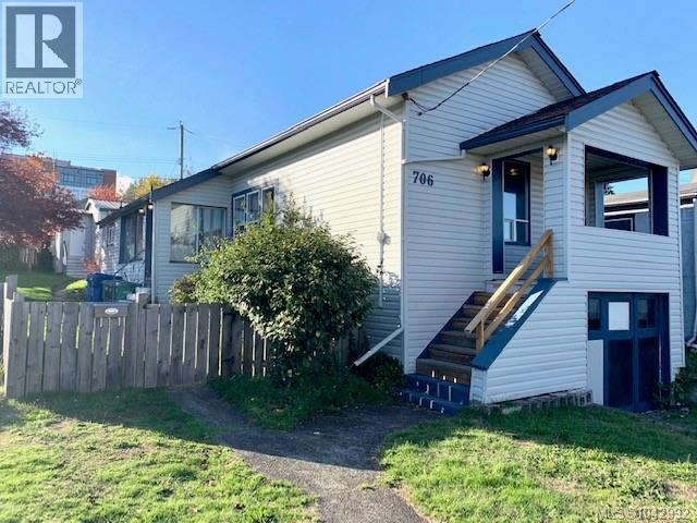 706 Haliburton St Property Photo 18