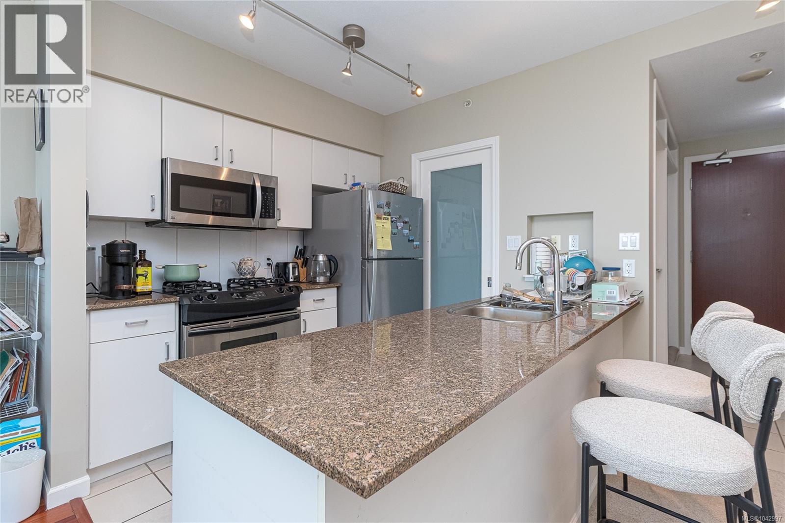 810 160 Wilson St Property Photo 11
