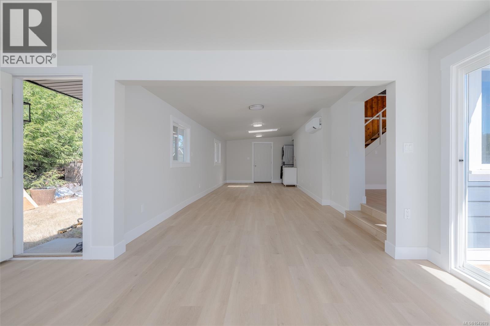 5492 Deep Bay Dr Property Photo 11