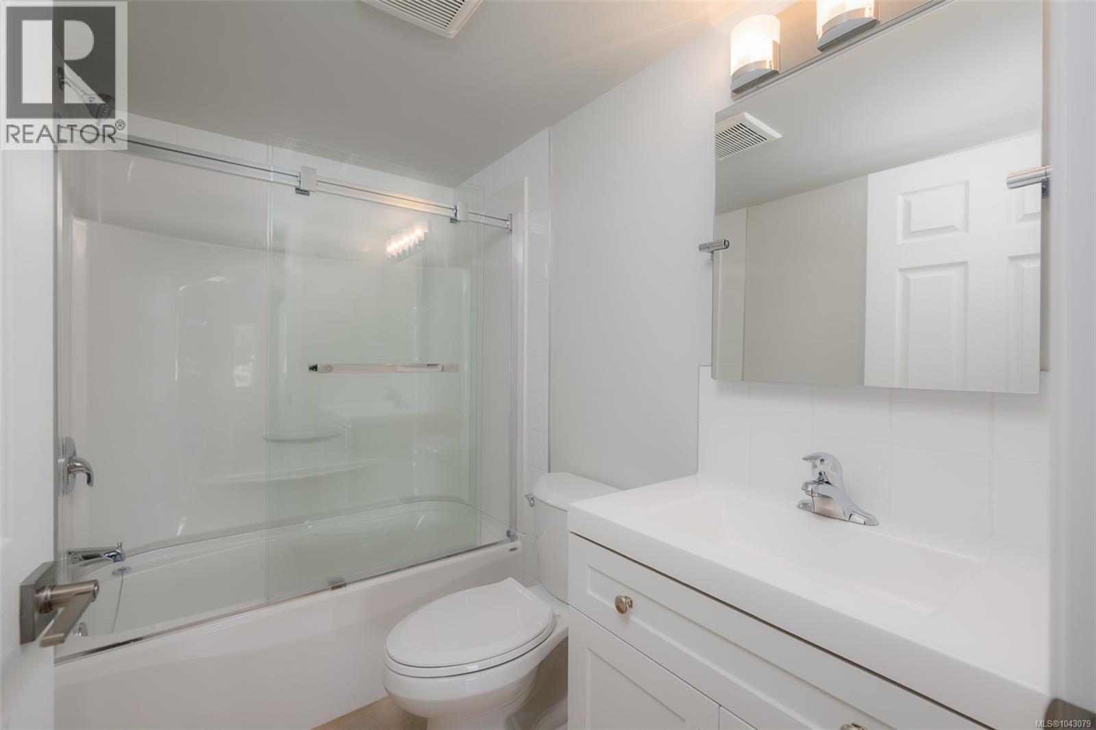 5492 Deep Bay Dr Property Photo 17