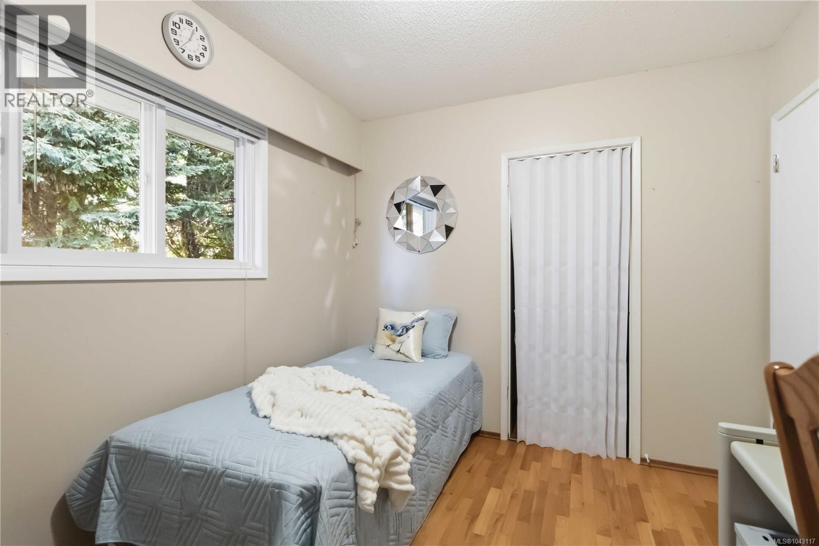 1909 Ferndale Rd Property Photo 24
