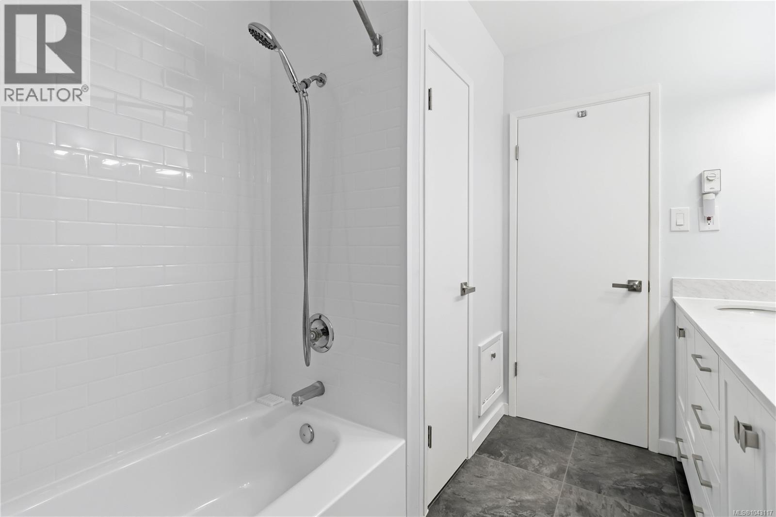 1909 Ferndale Rd Property Photo 27