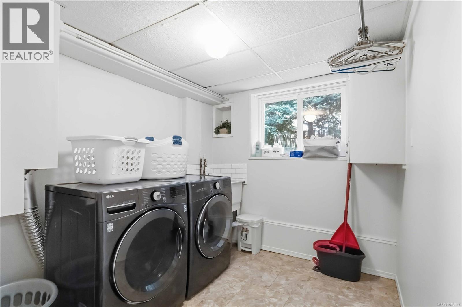 1909 Ferndale Rd Property Photo 37