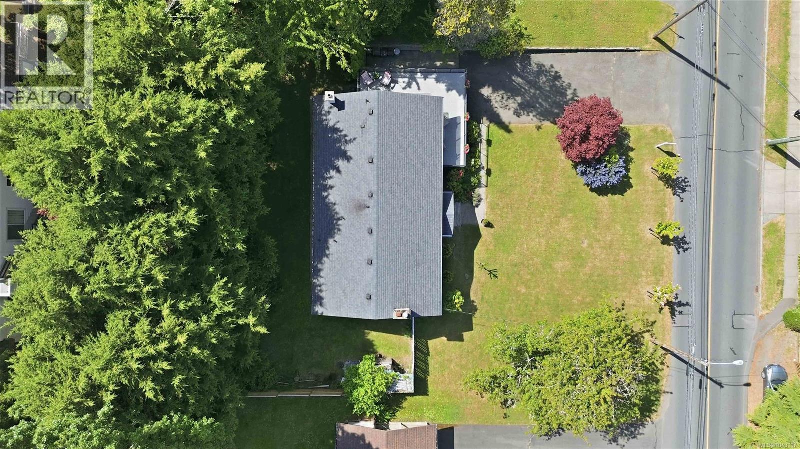 1909 Ferndale Rd Property Photo 54