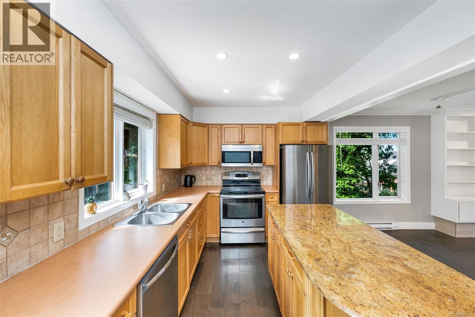 1488 Kingsview Rd Property Photo 20