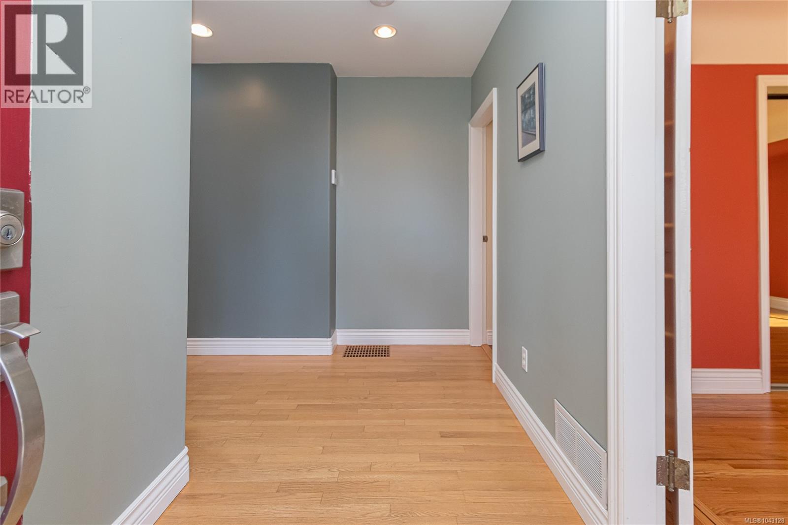 1184 Clovelly Terr Property Photo 7